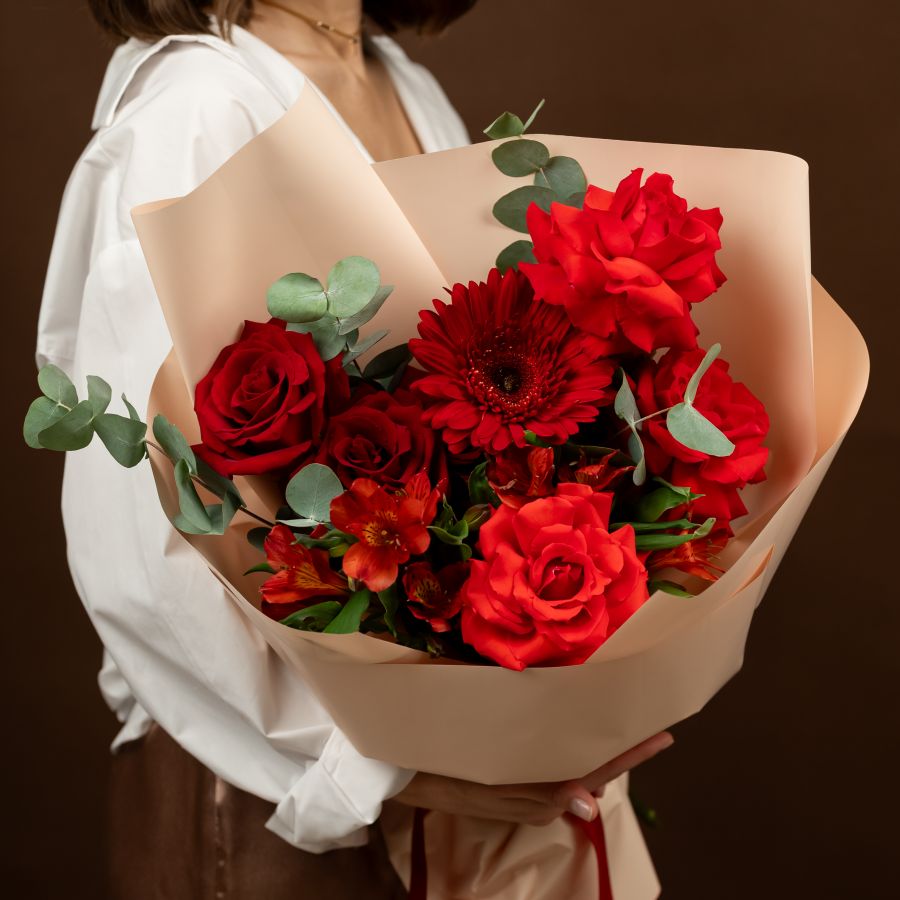 Букет с красной герберой