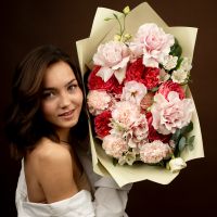Букет из французских роз и гортензии