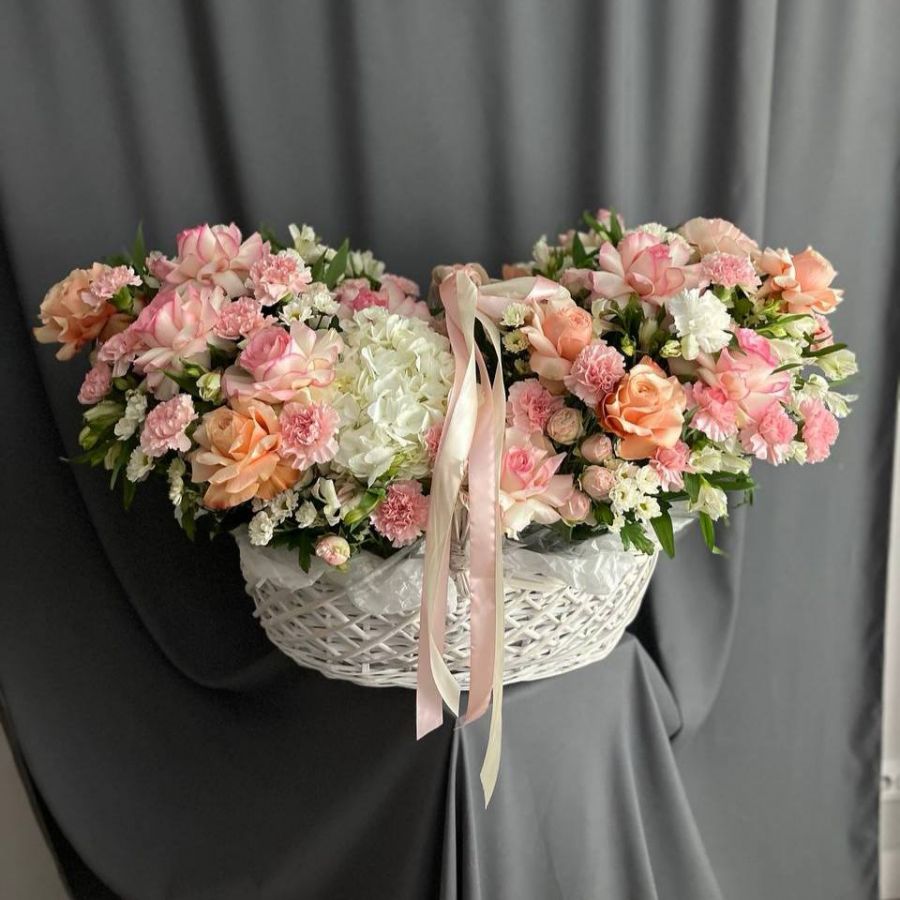 Корзина с цветами