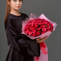 51 ярко-розовая роза 40 см (Кения) в классическом оформлении