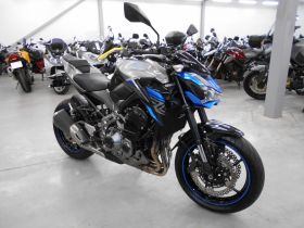 KAWASAKI Z900
