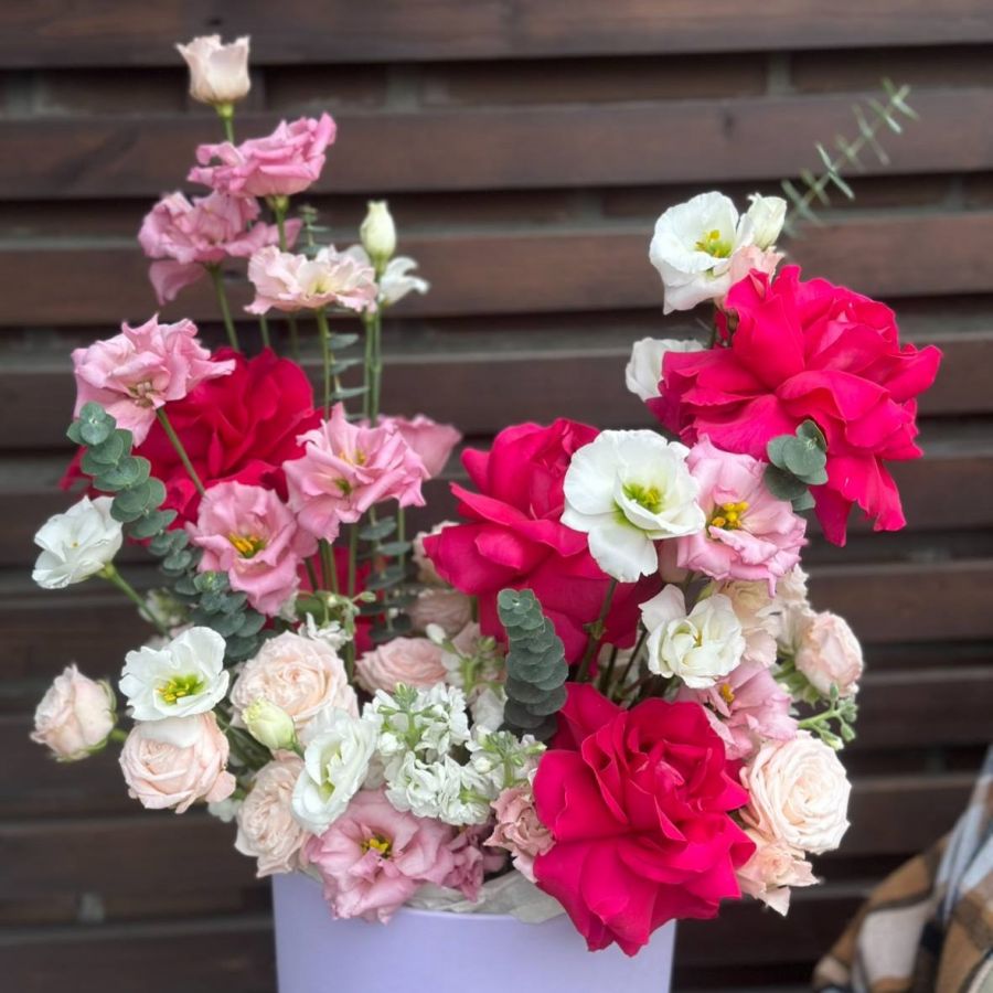 Большая яркая композиция в коробке