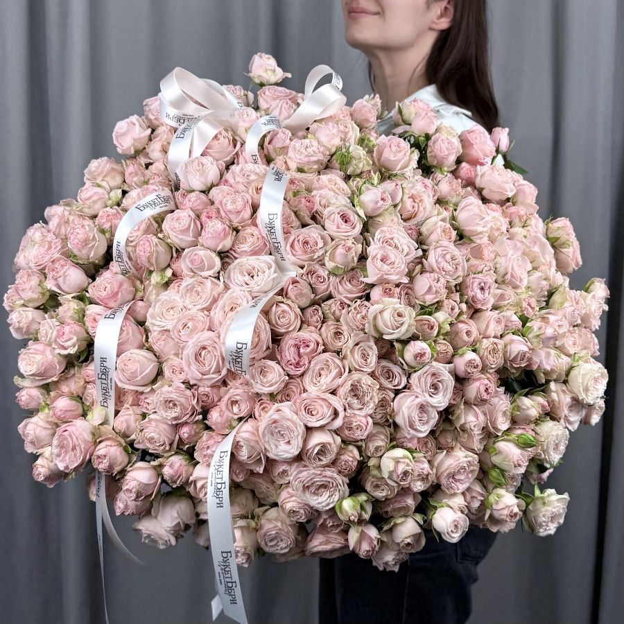 101 нежно-розовая кустовая роза