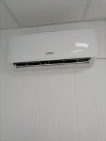 "Внутренний блок сплит-системы Бирюса Safari B-12SPR/B-12SPQ в интерьере"1