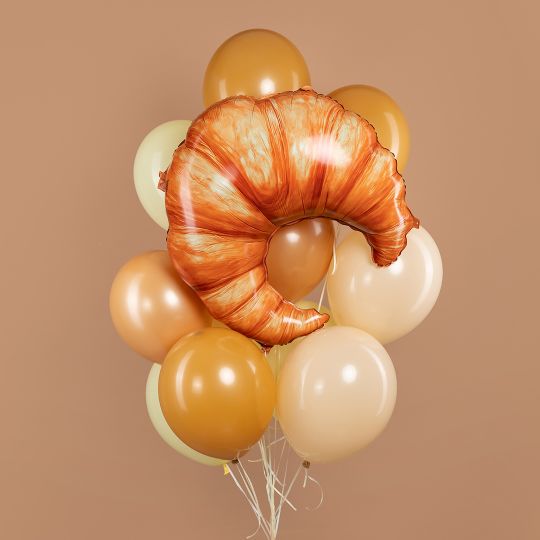 Круассан фонтан из шаров с гелием