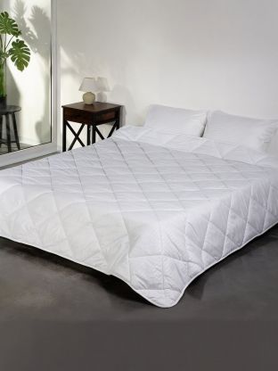 Одеяло 1.5-спальное, 140х205 см, Файбер, 100% полиэстер, 250 г/м2, всесезонное, чехол 100% полиэстер, кант, Майская ночь