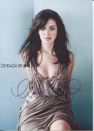 Автограф: Энн Хэтэуэй