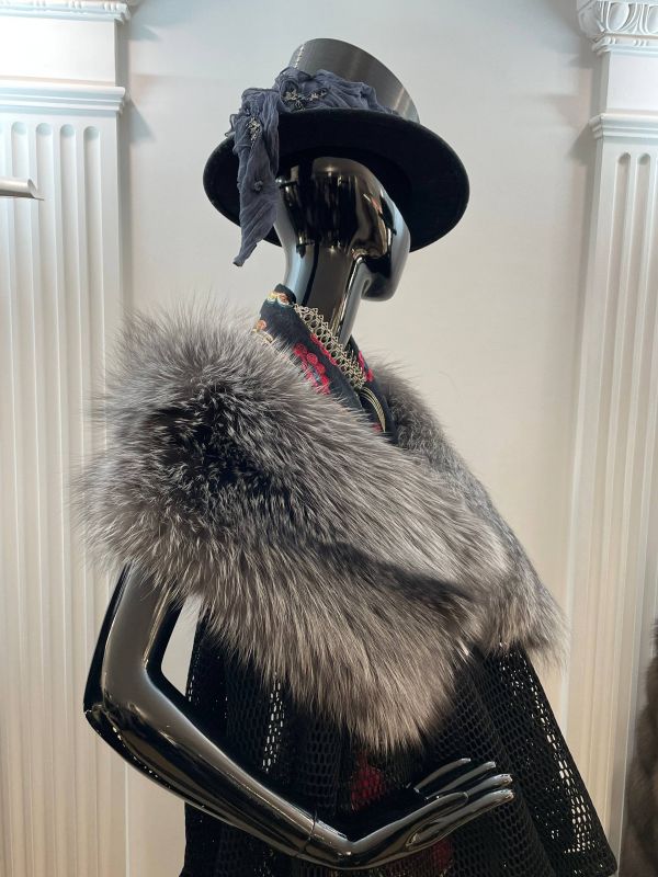 Накидка, узкий палантин из чернобурки. Можно носить, как шарф