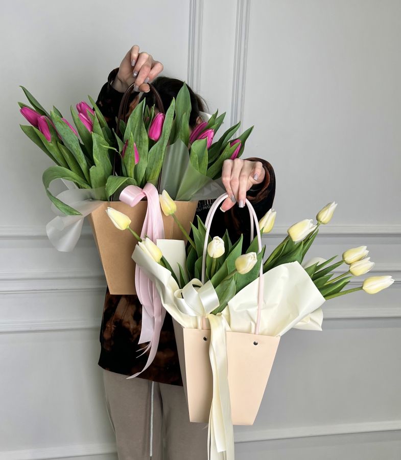 11 тюльпанов в сумочке