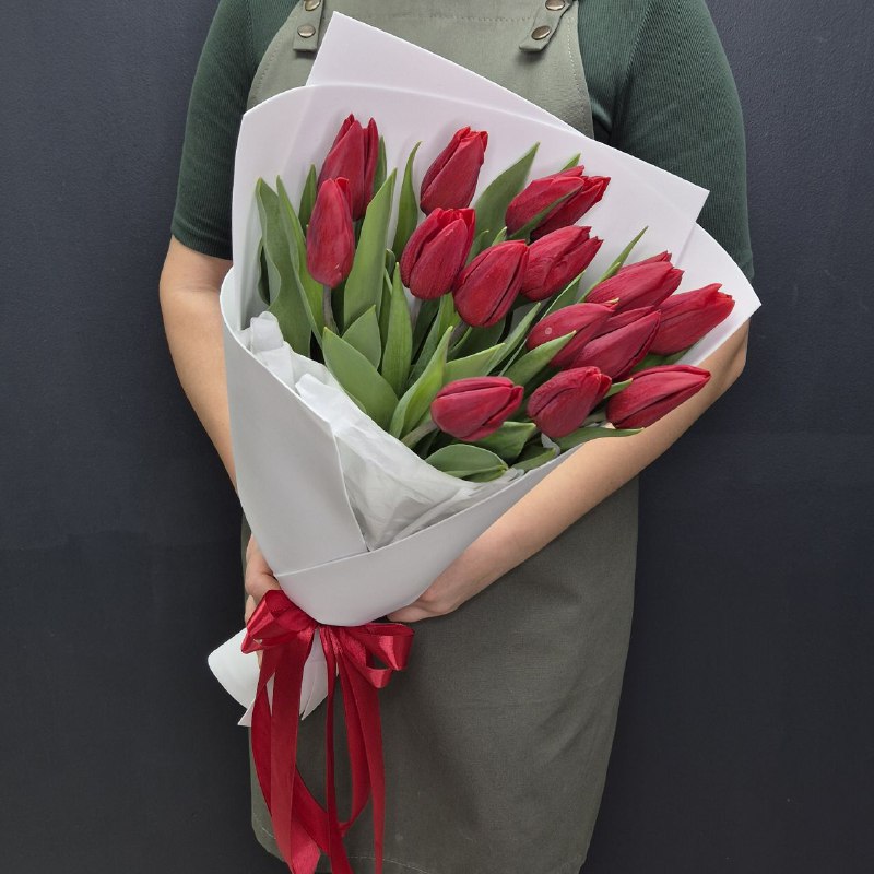 Красные тюльпаны