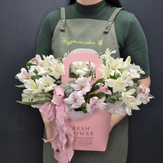 Букет весенний в коробке