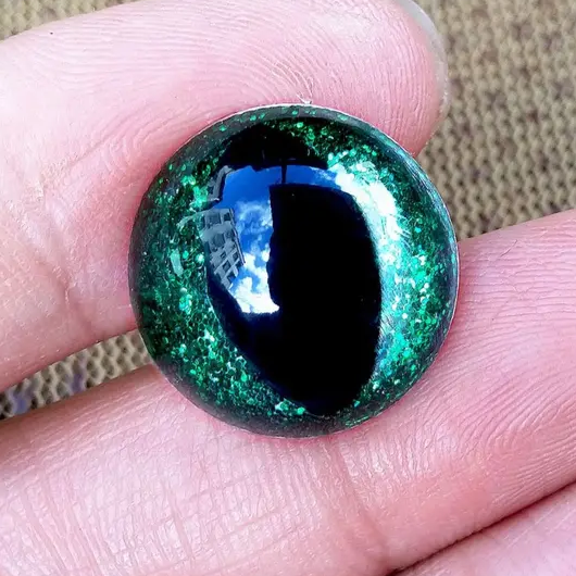 Глазки для игрушек КОШАЧЬИ винтовые с фикс. и  зеленой глиттерной радужкой Разные размеры (SEA-GR)