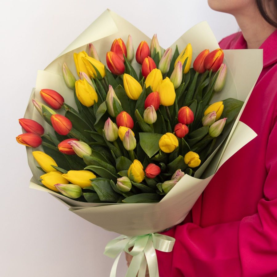 Букет из разноцветных тюльпанов (от 15 шт)