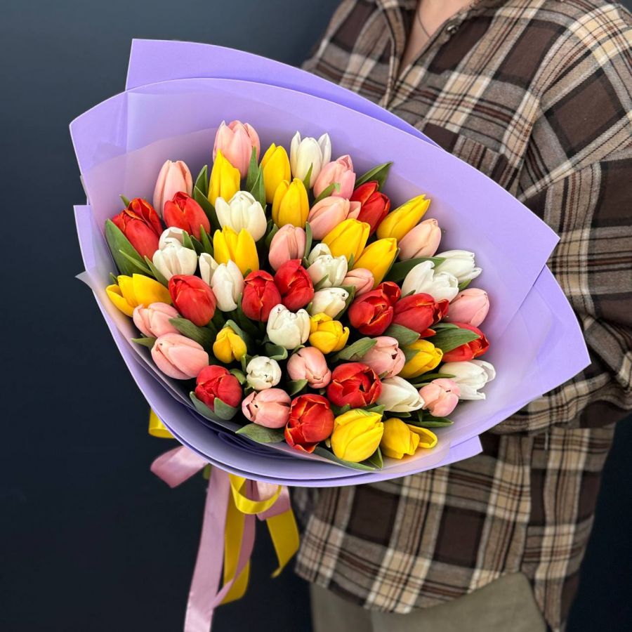 Букет из 51 тюльпана