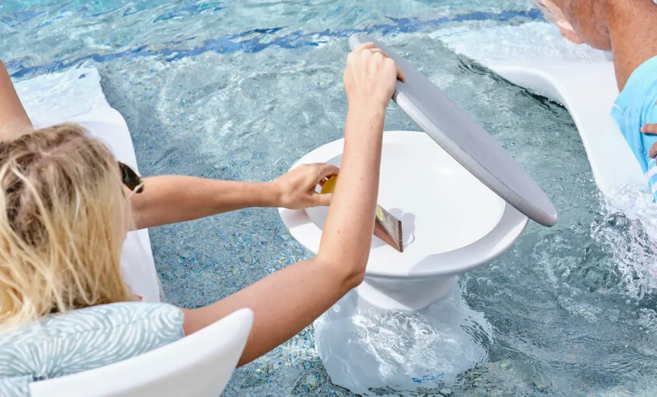 Столик для бассейна Ledge Lounger Lowbin ФОТО