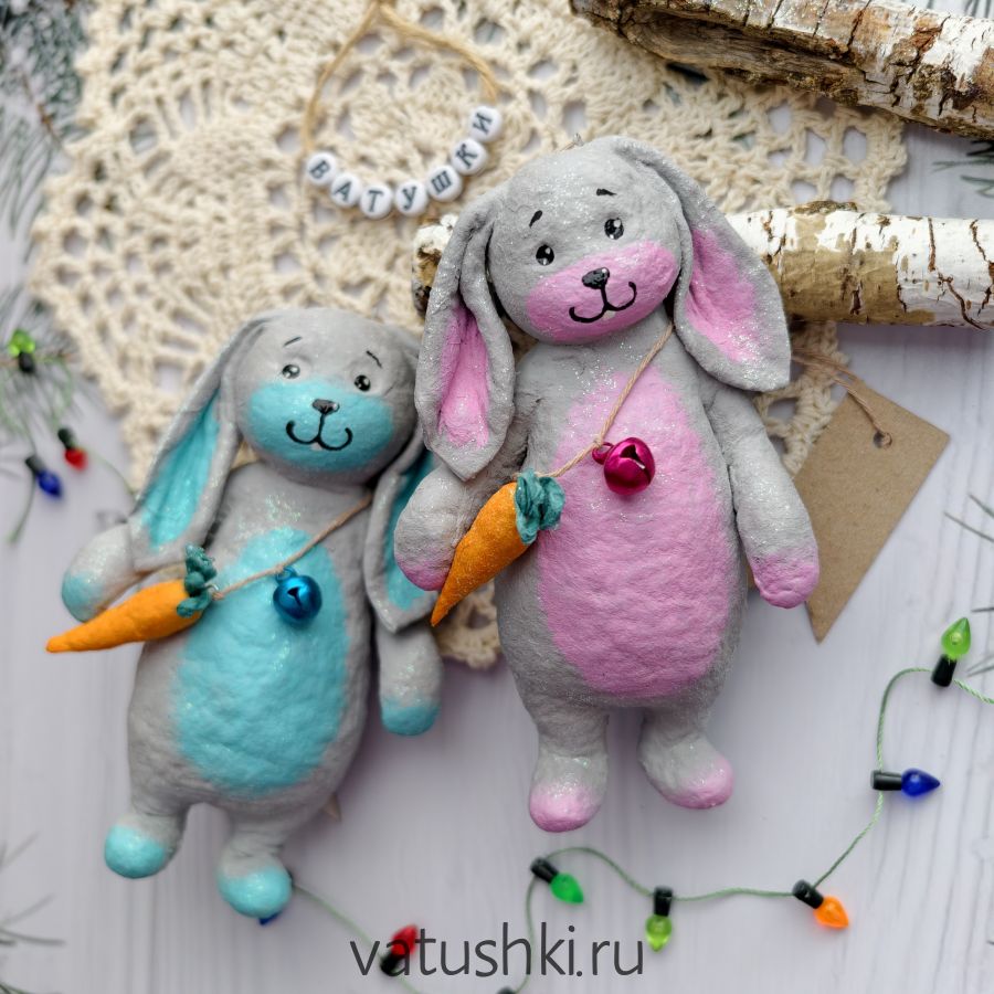 Зайка с морковкой