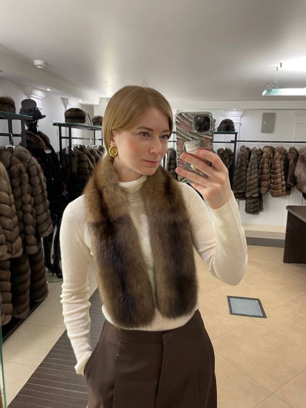 Меховой шарф из соболя в трендвом цвете 2026 - "золото"