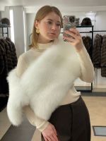 Белоснежный палантин из финского песца среднего размера