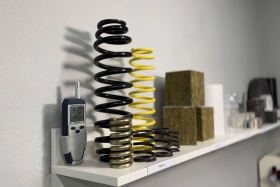 Инспекция Состояния Контактных Пружин Внутри Разъема на Автомобиле Варшавское шоссе 170Бс7