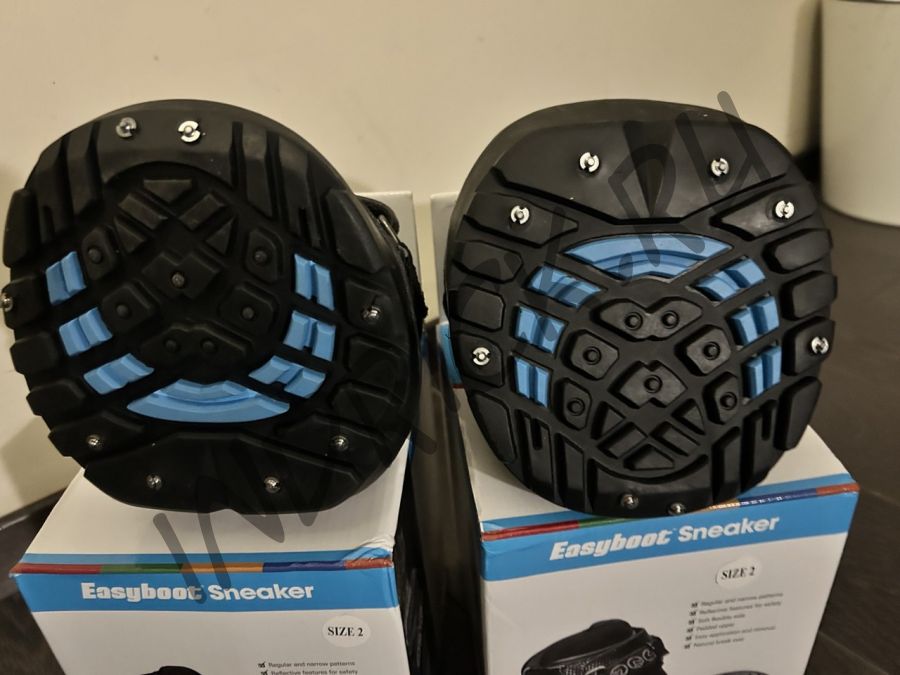 Пара ботинок Easyboot Sneaker шипованные размер 2 комиссионные. Цена за комплект.