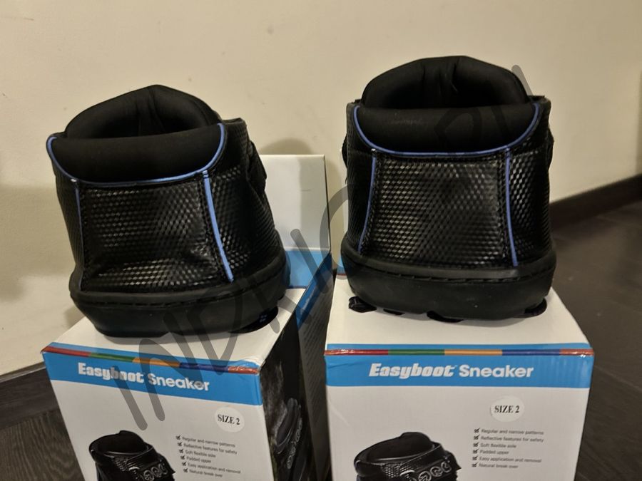 Пара ботинок Easyboot Sneaker шипованные размер 2 комиссионные. Цена за комплект.