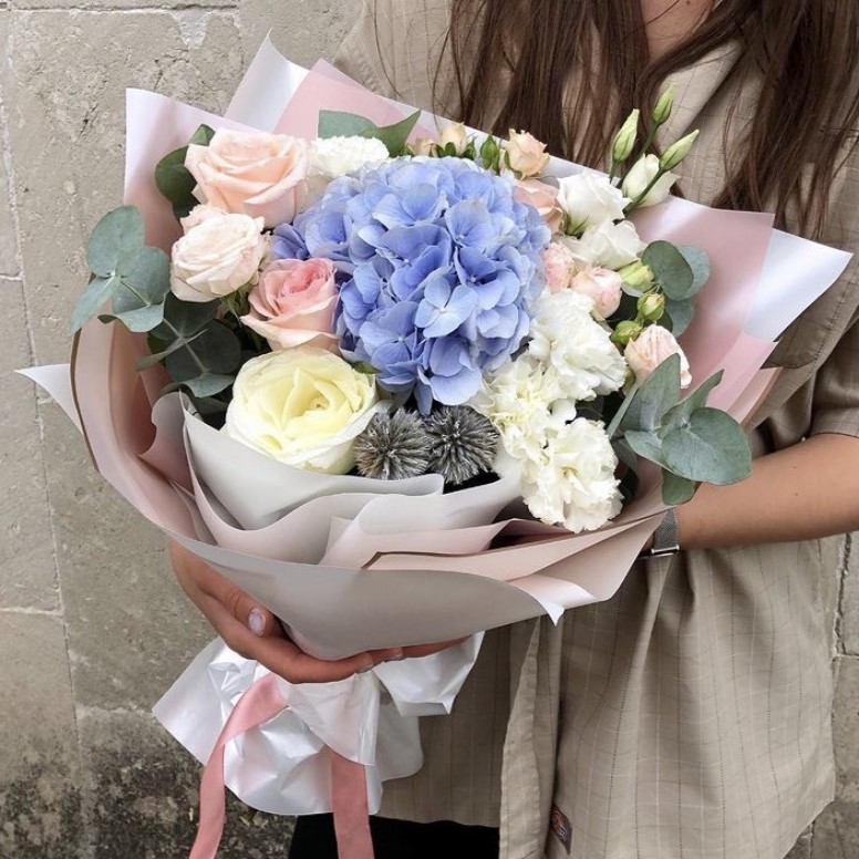 Букет с пионовидными розами