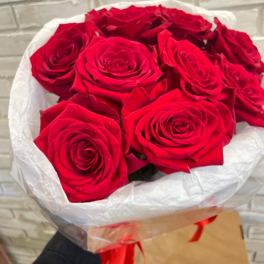 Букет красных роз 9шт