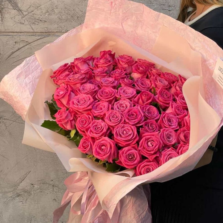 Букет из 55 розовых роз