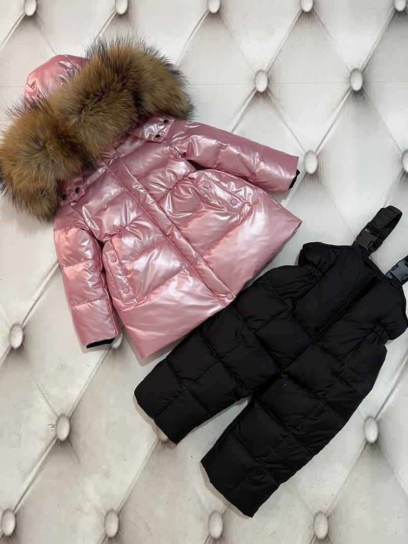 MONCLER ДЕТСКИЙ КОСТЮМ  РОЗОВЫЙ  ЛАКИРОВАННЫЙ (МОНКЛЕР)