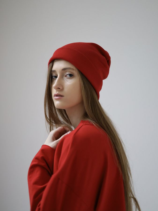 Шапка бини красная