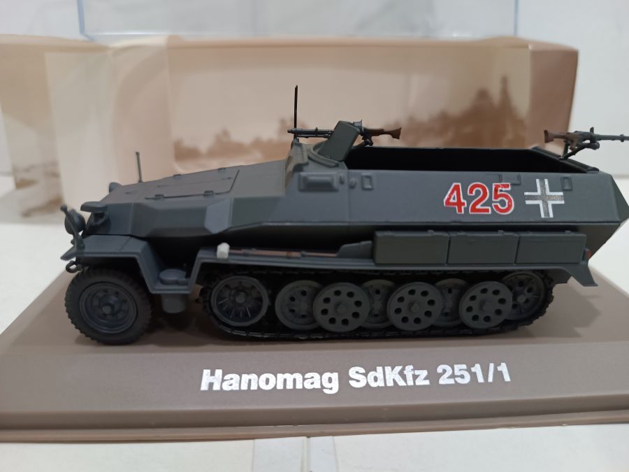 Hanomag SdKfz 251/1   в масштабе 1/43 (Atlas-IXO)