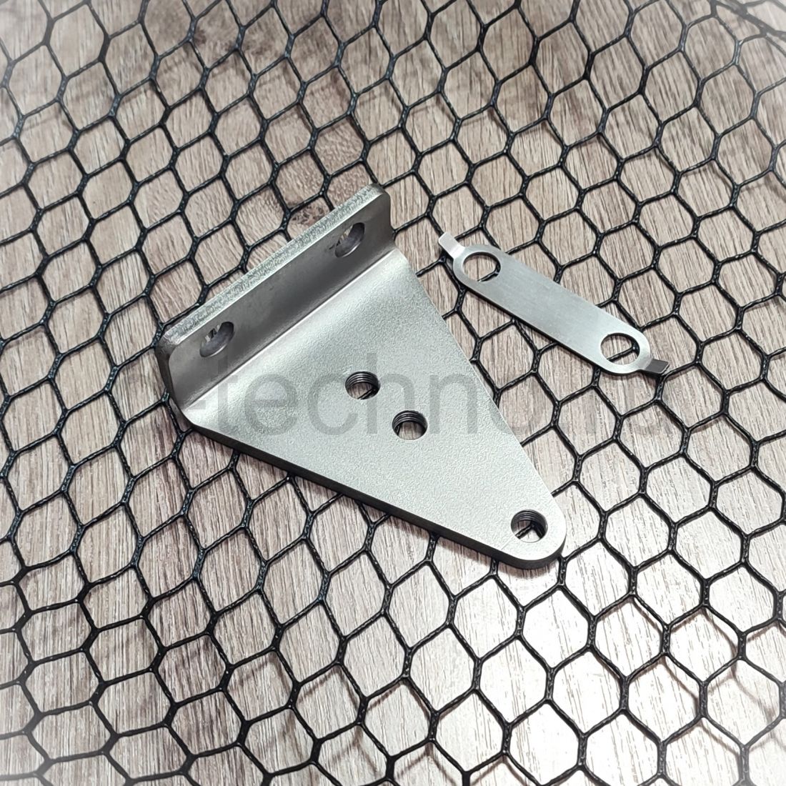 Кронштейн крепления рулевой тяги мотора Mercury F40/50/60EFI,  893696