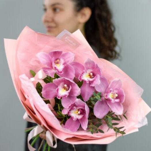 Розовые орхидеи