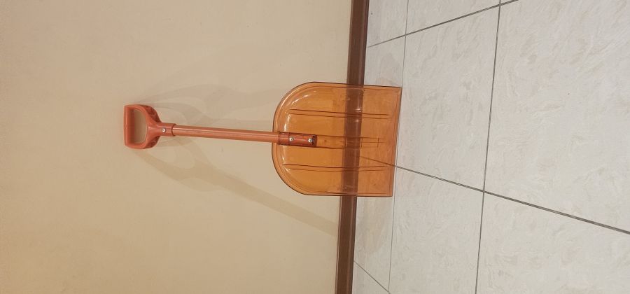 Лопата автомобильная из поликарбоната 340*385*860 мм с черенком и ручкой "Премиум"