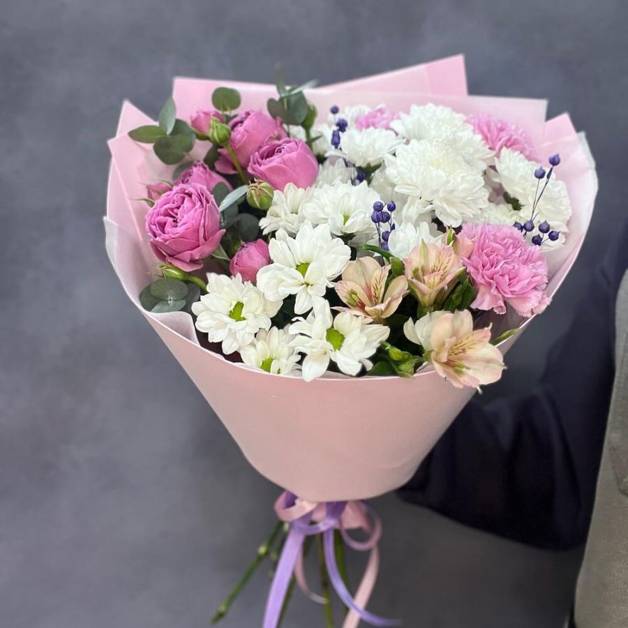 Букет розовый с пионовидной кустовой розой
