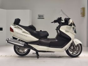 SUZUKI SKYWAVE 650LX