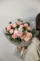 Новогодний букет с розами