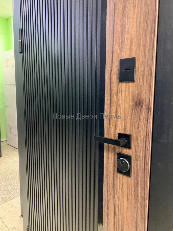 Дверь входная металлическая СТРАЖ YoDoors К-14 Черная шагрень/Белый бархат