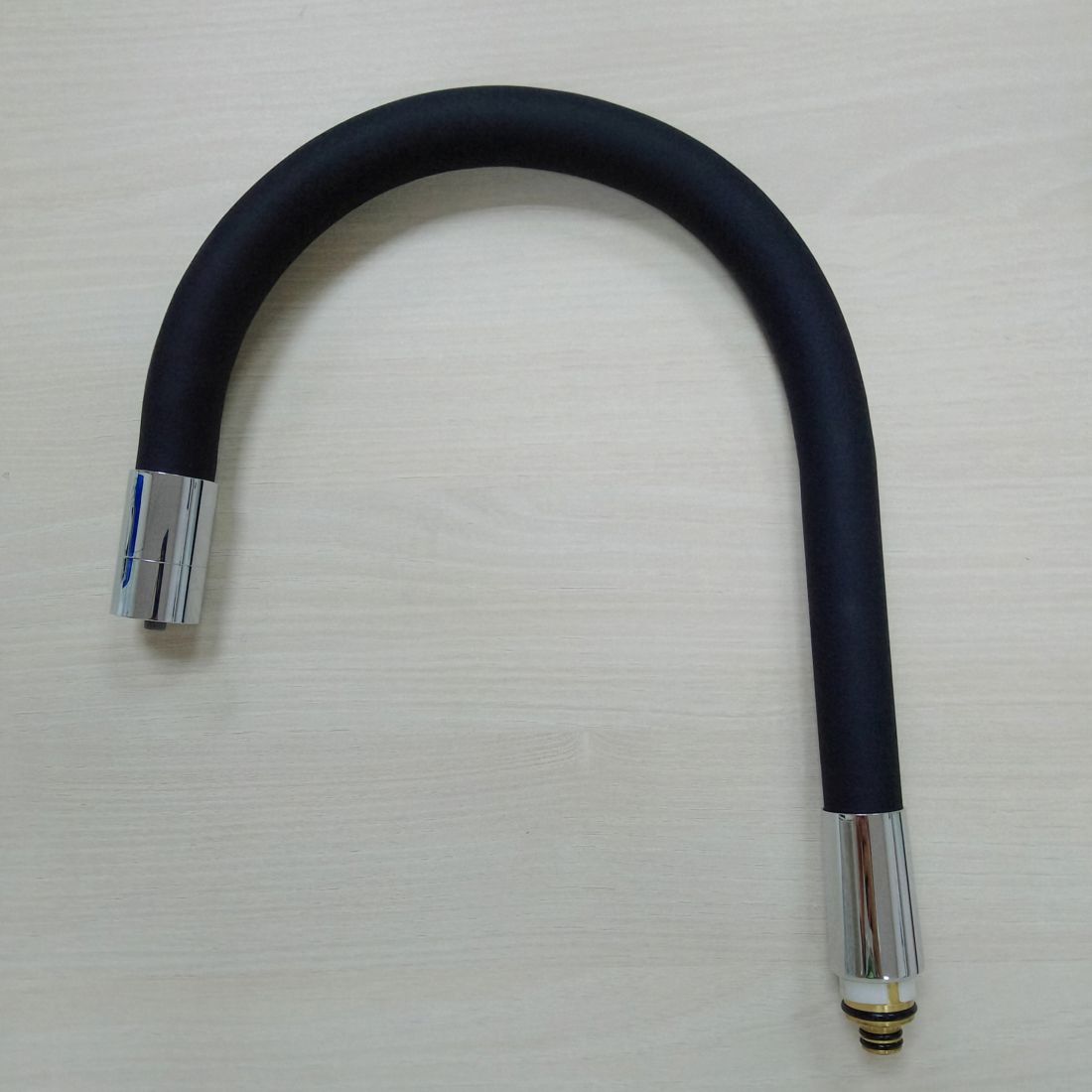Излив в сборе для LM3075C, цвет в ассортименте