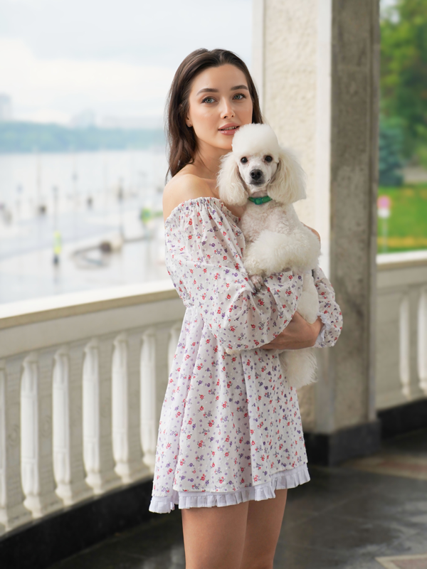 Платье Babydoll белое в цветочек