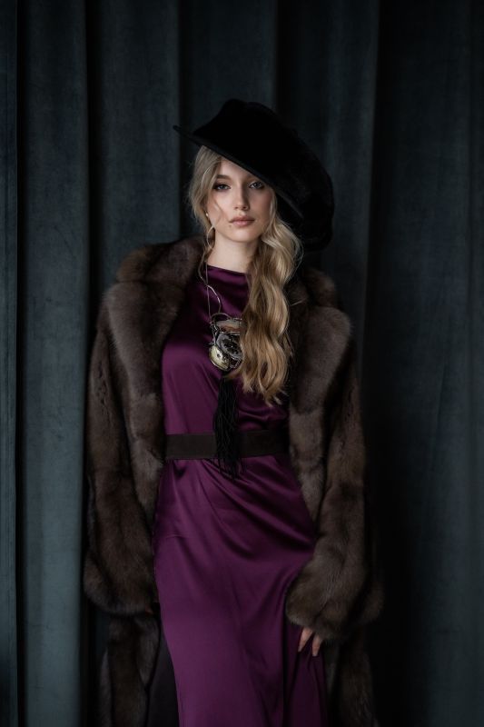 Частная коллекция «Дама в соболе" - роскошь, вдохновлённая искусством. Шуба тренд 2027, 5 цв. Отложено