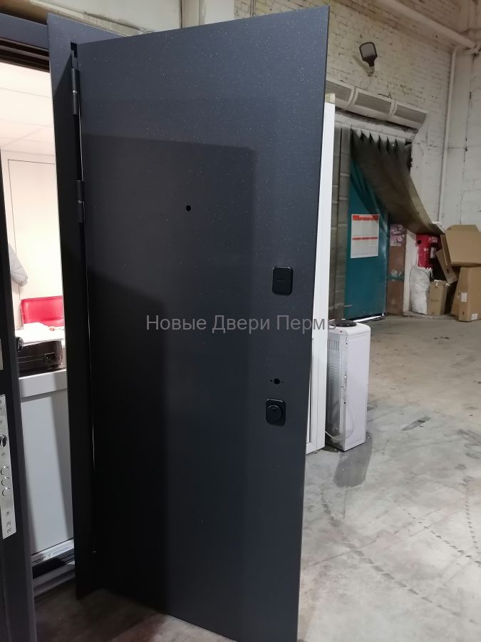 Престиж Про 4 Графит Лиственница светлая  царга трехконтурная входная дверь